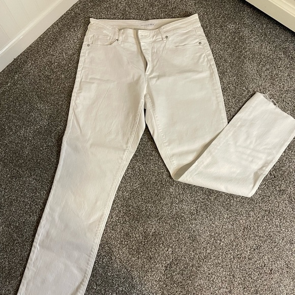 LOFT Denim - Loft white jeans. Size 31/12. Straight leg.